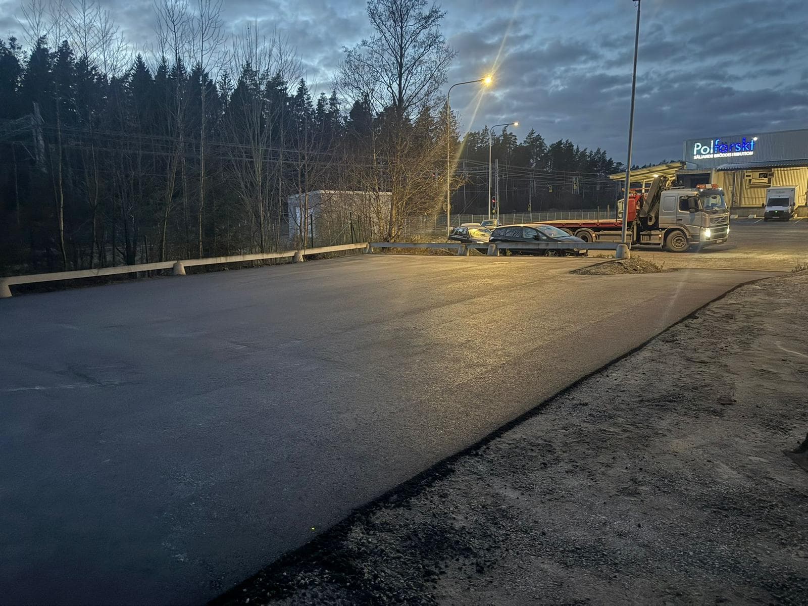 Färdigställd parkeringsyta markarbeten